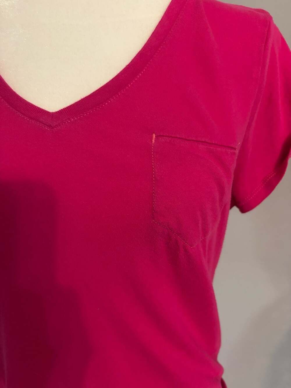 Superdry Women's Organic Cotton Pocket V-Neck T-Shirt in Raspberry - Picture 2 of 3